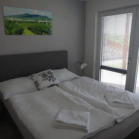 Zajici Ze 3* Zaječí