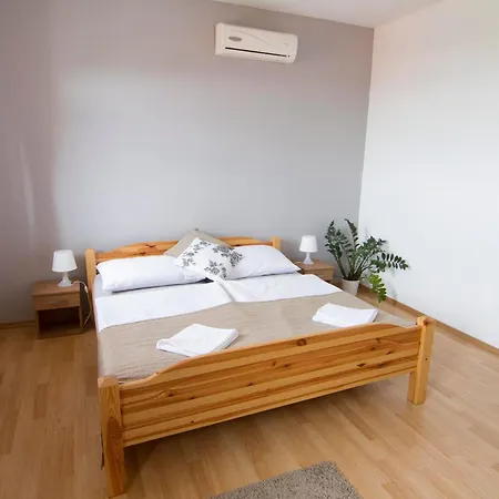 Hotel Zajici Ze 3*