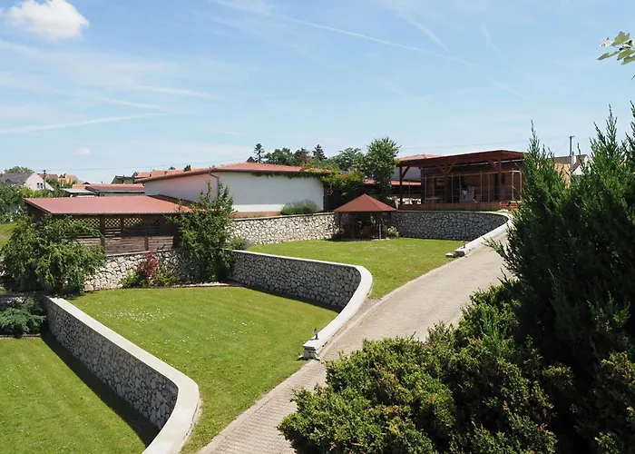 Zajici Ze Hotel