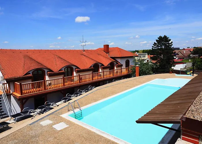 Zajici Ze Hotel Zaječí